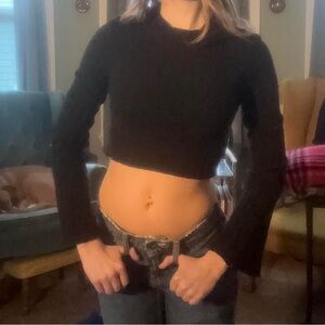 SHEIN Black Long Sleeve Crop Top